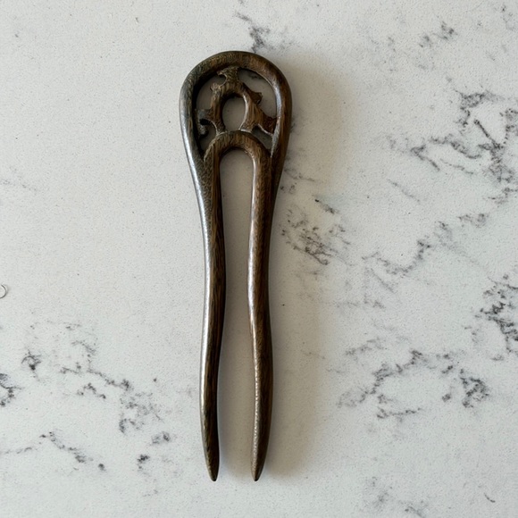 Wooden Double-Prong woman’s hair pin - Picture 3 of 9